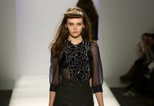 Pantalonii evazati raman in tendinte si in 2011