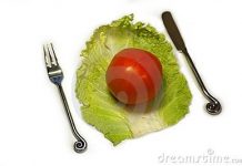Salate de dieta – Salata de cruditati cu piept de pui