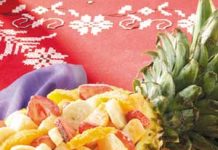 Salate de vara cu fructe – Ananas umplut cu fructe